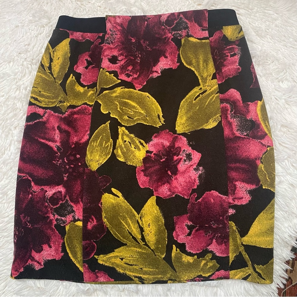 Simply Vera Wang Mini Skirt Floral Printt